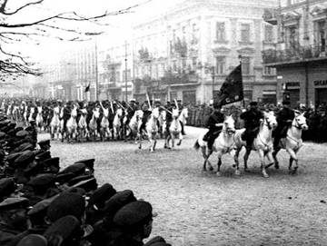 :Lviv 1939 Sov Cavalry.jpg